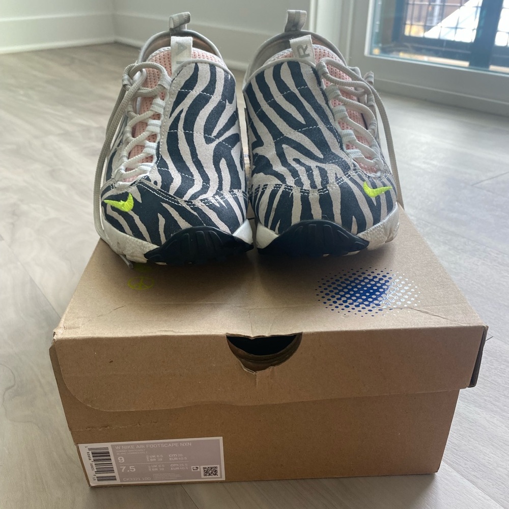 Womens Olivia Kim Air Footacape